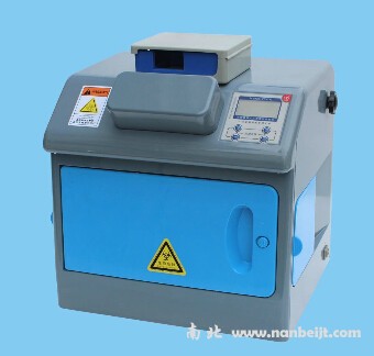 ZF-7N暗箱式三用紫外分析儀